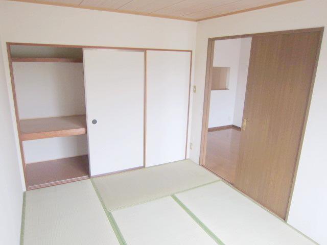 居室・リビング　同物件別部屋の参考写真です。