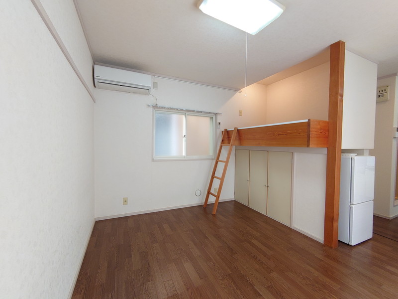 居室・リビング　ロフトタイプのお部屋です。