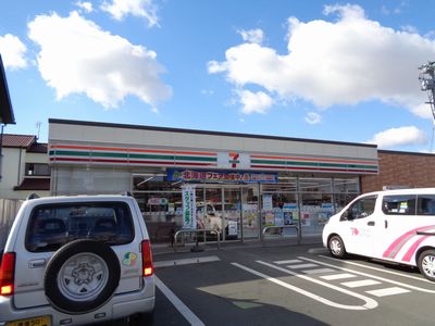 コンビニ　セブンイレブン豊橋山田三番町店（コンビニ）まで235m