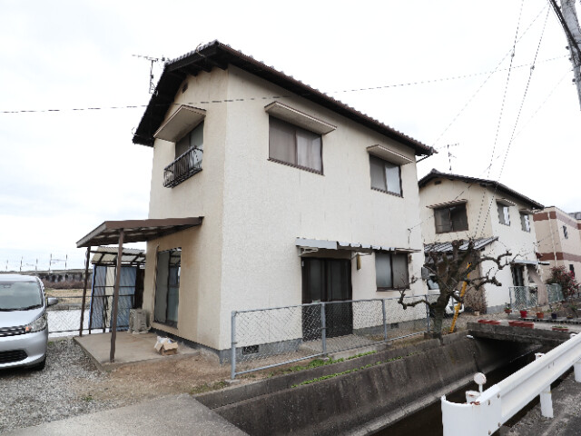 上野貸家の建物外観