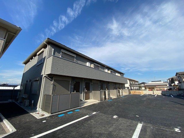 【アレグリアII（坂戸市中富町PJI棟　重層長屋タイプ）の建物外観】