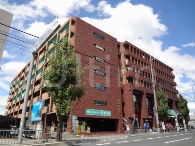 【足立ハイツ竹田の建物外観】