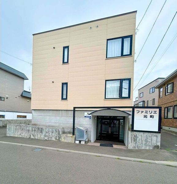 札幌市白石区菊水元町七条のアパートの建物外観