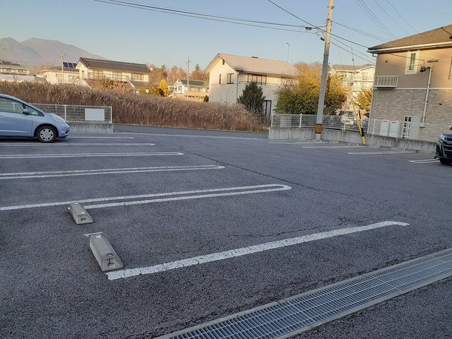 【ヘイムランドさく花園Bの駐車場】