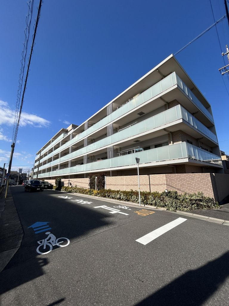 プレシアスコート桜山の建物外観