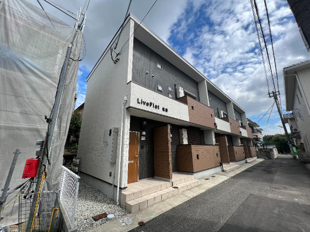 【リブフラット塩屋の建物外観】