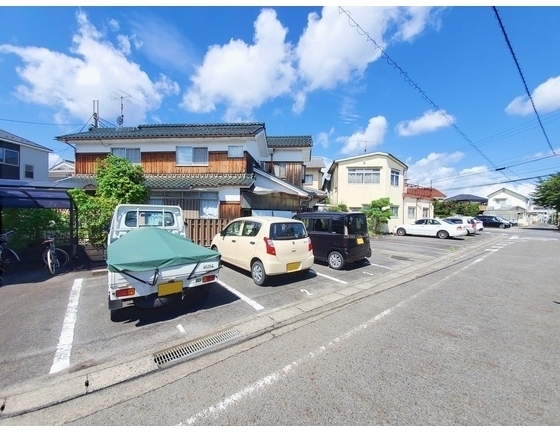 【旭セジュールの駐車場】