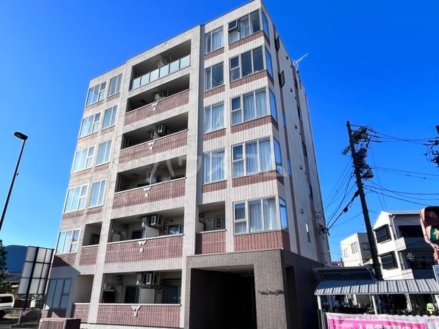 静岡市葵区南安倍のマンションの建物外観