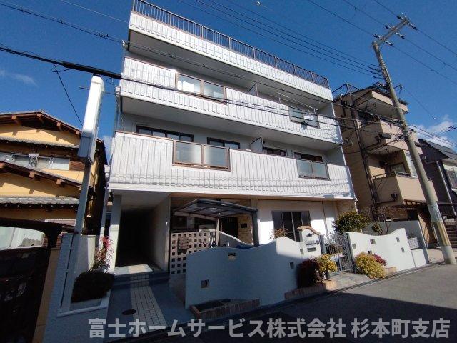 【町田マンションの建物外観】