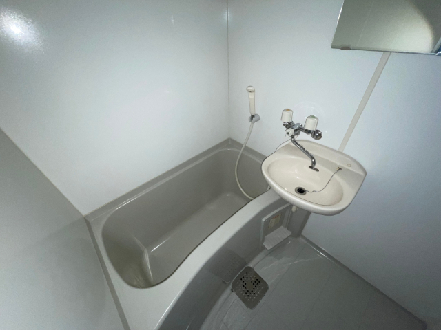 バス・シャワールーム　きれいなお風呂で心も体もピカピカにしましょう！