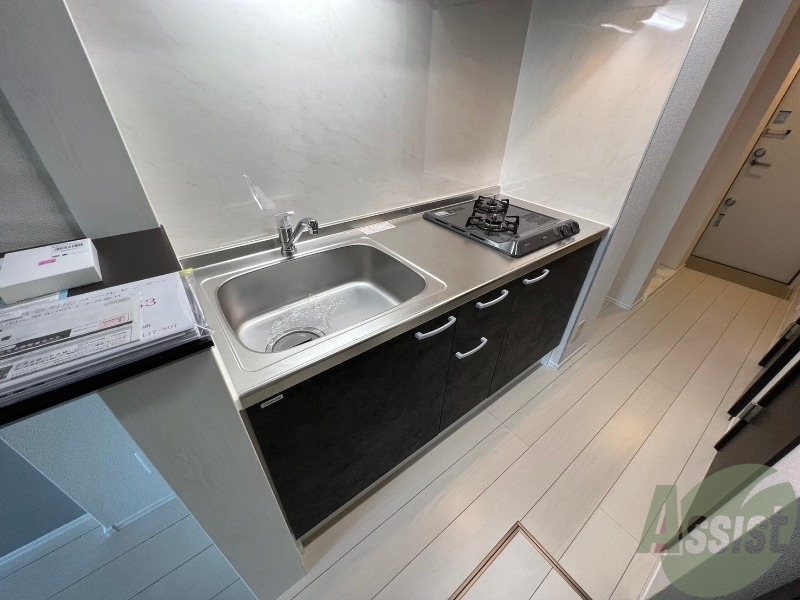 キッチン　一人暮らしには十分な大きさのキッチンですね。