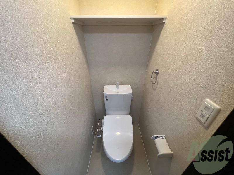 トイレ　温水洗浄便座付きのトイレは、使用しやすくうれしいですね。