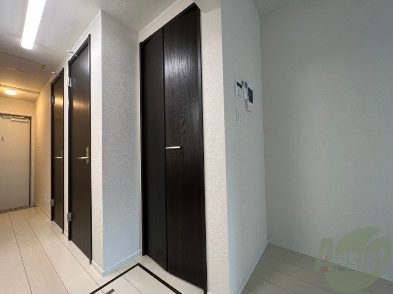 収納　洋室にある収納スペースは十分な広さがあると思います。