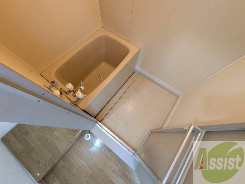 バス・シャワールーム　お風呂になります。一日の疲れを癒してくださいね。