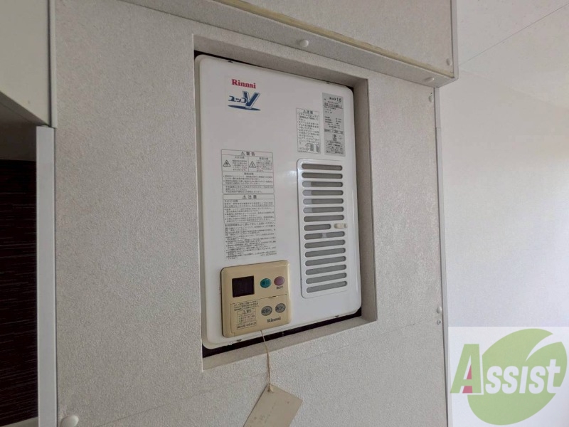 その他設備　給湯器は簡単操作で温度調整ができますよ。