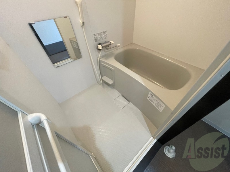 バス・シャワールーム　お風呂になります。一日の疲れを癒してくださいね。