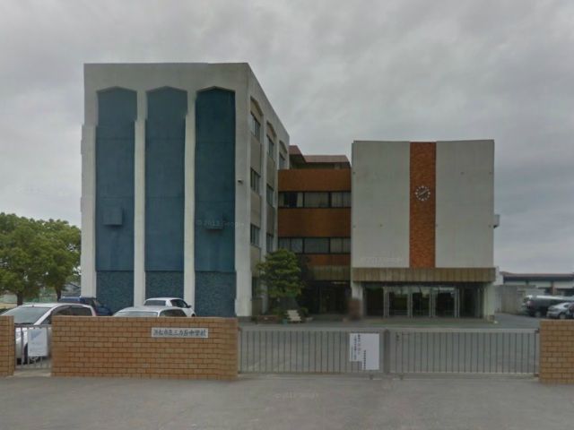 中学校　浜松市立三方原中学校（中学校）まで1307m