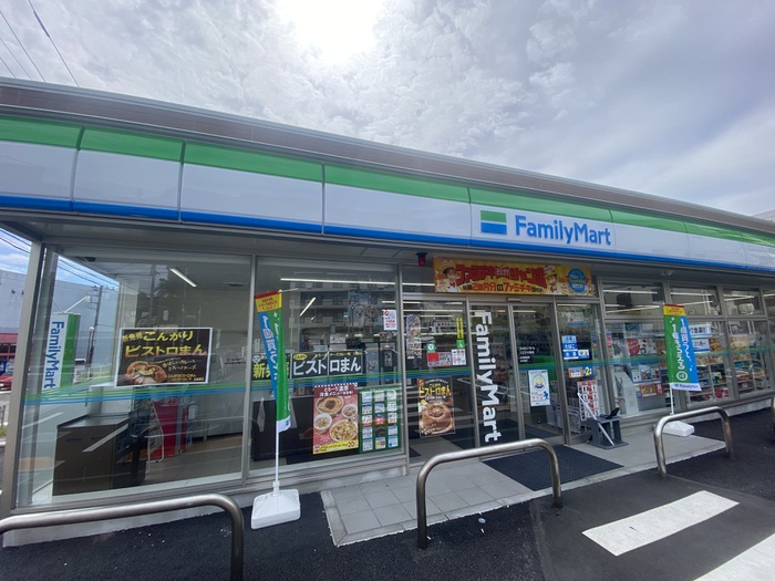 コンビニ　ファミリーマート（コンビニ）まで4000m