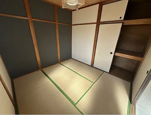 三幸ハイツの居間写真