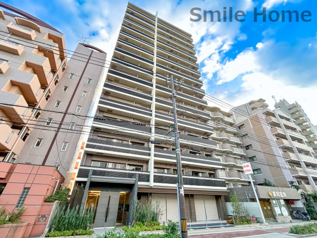 建物外観　駅前のオートロック付きマンションです