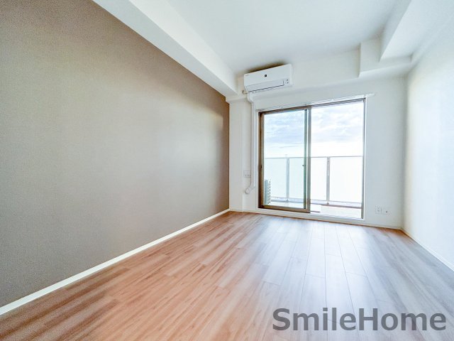 居室・リビング　エアコン付きのお部屋です