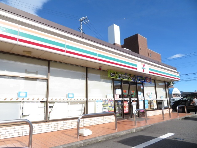 コンビニ　セブンイレブン（コンビニ）まで580m