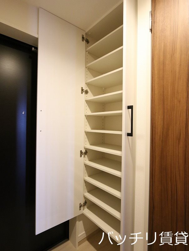 玄関　別号室の画像。現況を優先します。