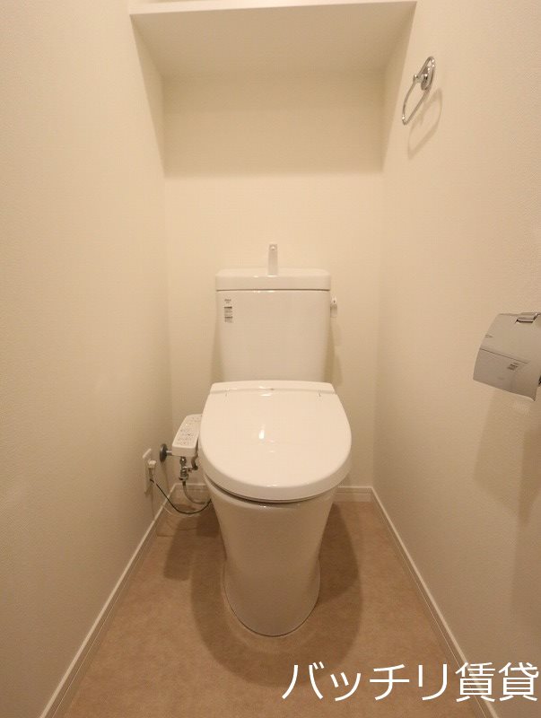 トイレ　別号室の画像。現況を優先します。