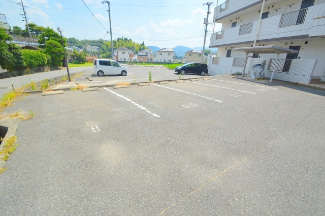 ショッピングセンター　西松屋呉焼山店（ショッピングセンター）まで1673m