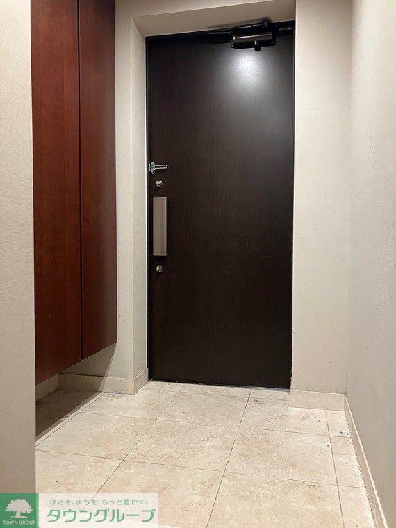 玄関　★お問い合わせはタウンハウジングまで★