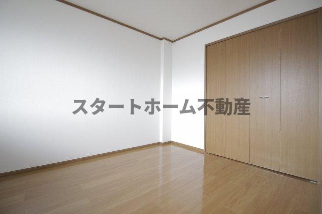 その他部屋・スペース　落ち着いて過ごせるお部屋なので、寝室にいかがでしょうか