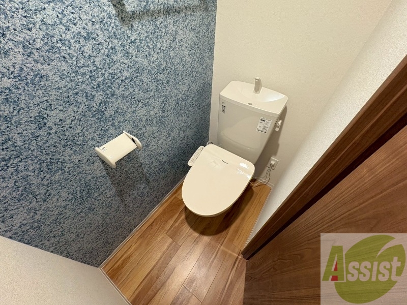 トイレ　シャワートイレになっているので快適です！