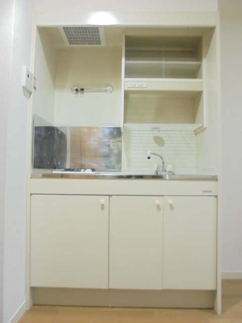 キッチン　写真は302号室です。(参考)