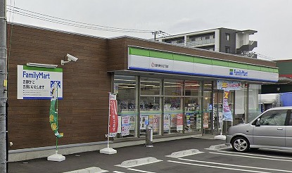 コンビニ　ファミリーマート 久留米東合川2丁目店（コンビニ）まで585m