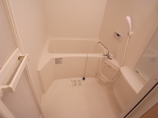 バス・シャワールーム　浴室乾燥機付きのバスルーム