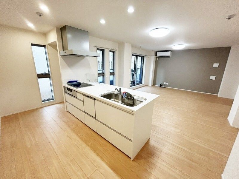 居室・リビング　内観1