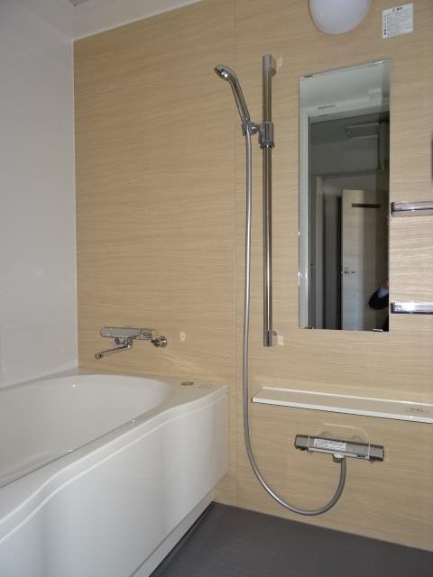 バス・シャワールーム　イメージ写真（同じ間取りの他部屋の写真です）