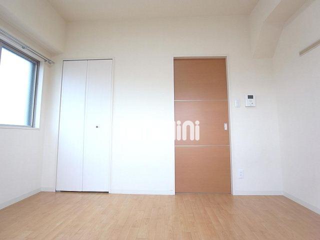 その他部屋・スペース　ベランダ側から見たお部屋の雰囲気です