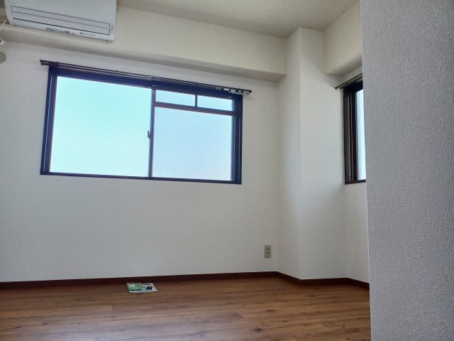 居室・リビング　個人の部屋や寝室として使える洋室です