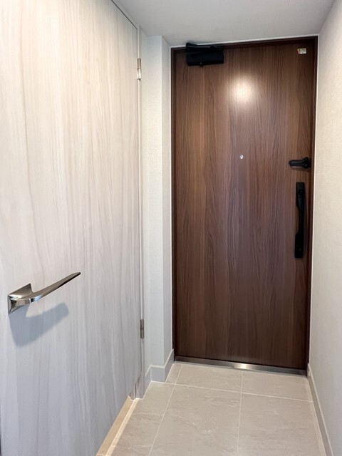 玄関　※写真は同タイプ住戸です。