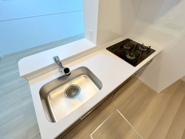 キッチン　オシャレなシステムキッチン。お料理好きには嬉しいですね。