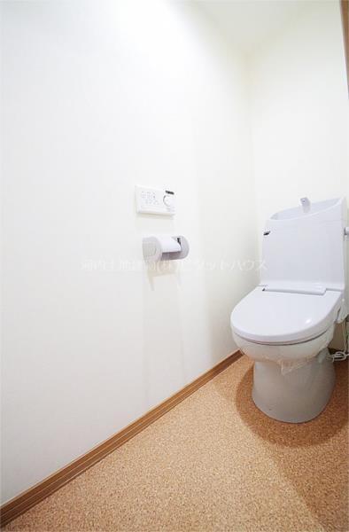 トイレ　シャワートイレ※反転室内