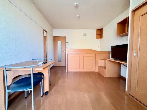 居室・リビング　現状優先。設置は現地と異なる可能性があります。