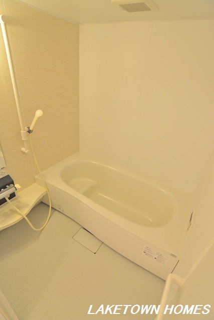 バス・シャワールーム　追い焚き機能付の浴室です。