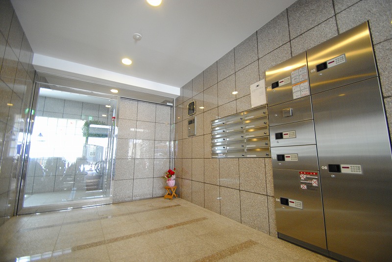 その他共有部分　オートロック付きのエントランス★宅配ＢＯＸも有