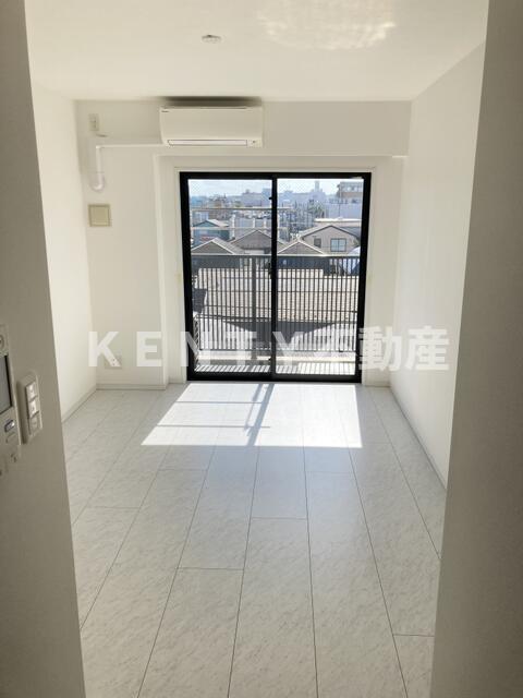 居室・リビング　こちらの居間で趣味の時間をお楽しみください