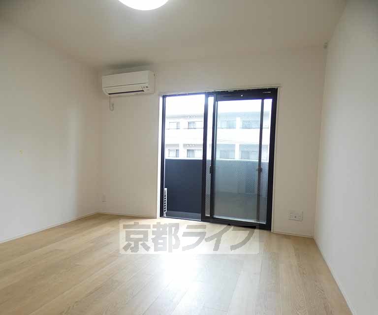 居室・リビング　明るいお部屋です