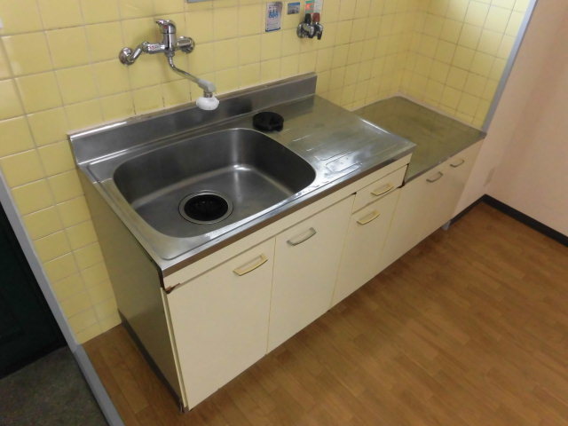 キッチン　収納面もしっかりしておるキッチンです