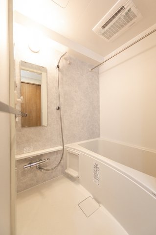 バス・シャワールーム　※写真は同タイプ住戸です。