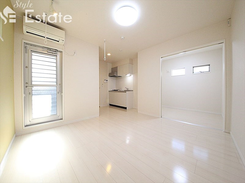 居室・リビング　内装